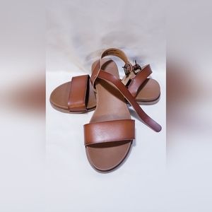 Women Flat brown leather sandals